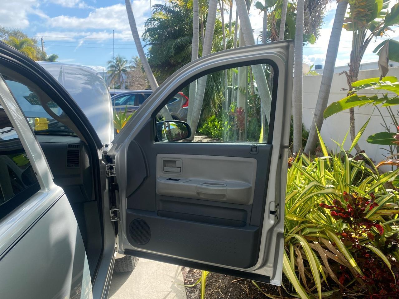 Dodge Dakota - Thumbnail 12