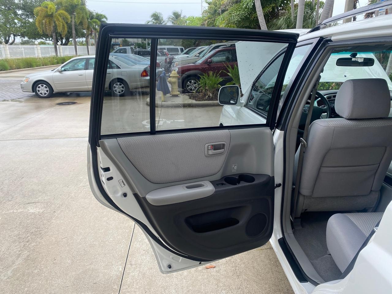 Toyota Highlander - Thumbnail 14