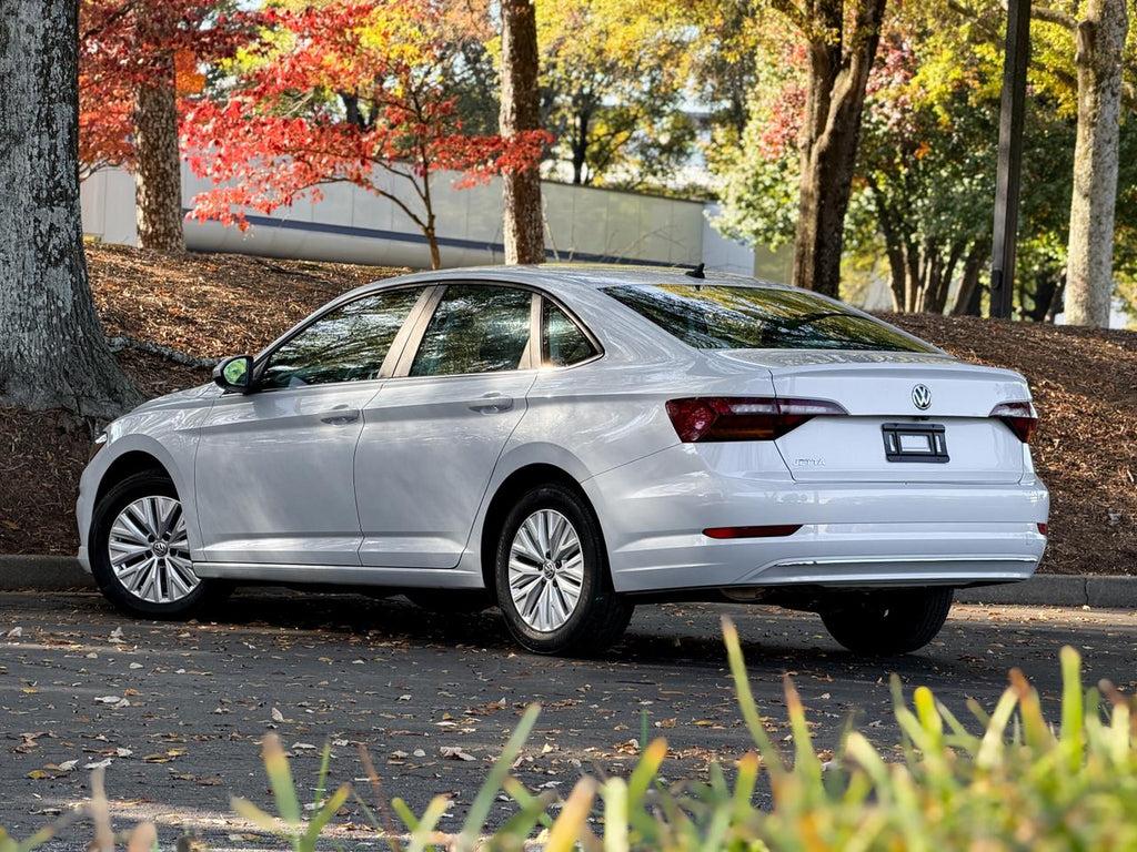 Volkswagen Jetta - Thumbnail 20