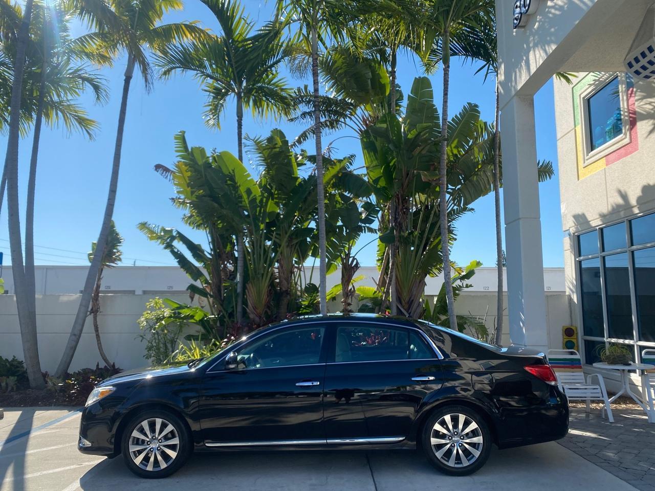 Toyota Avalon - Thumbnail 5