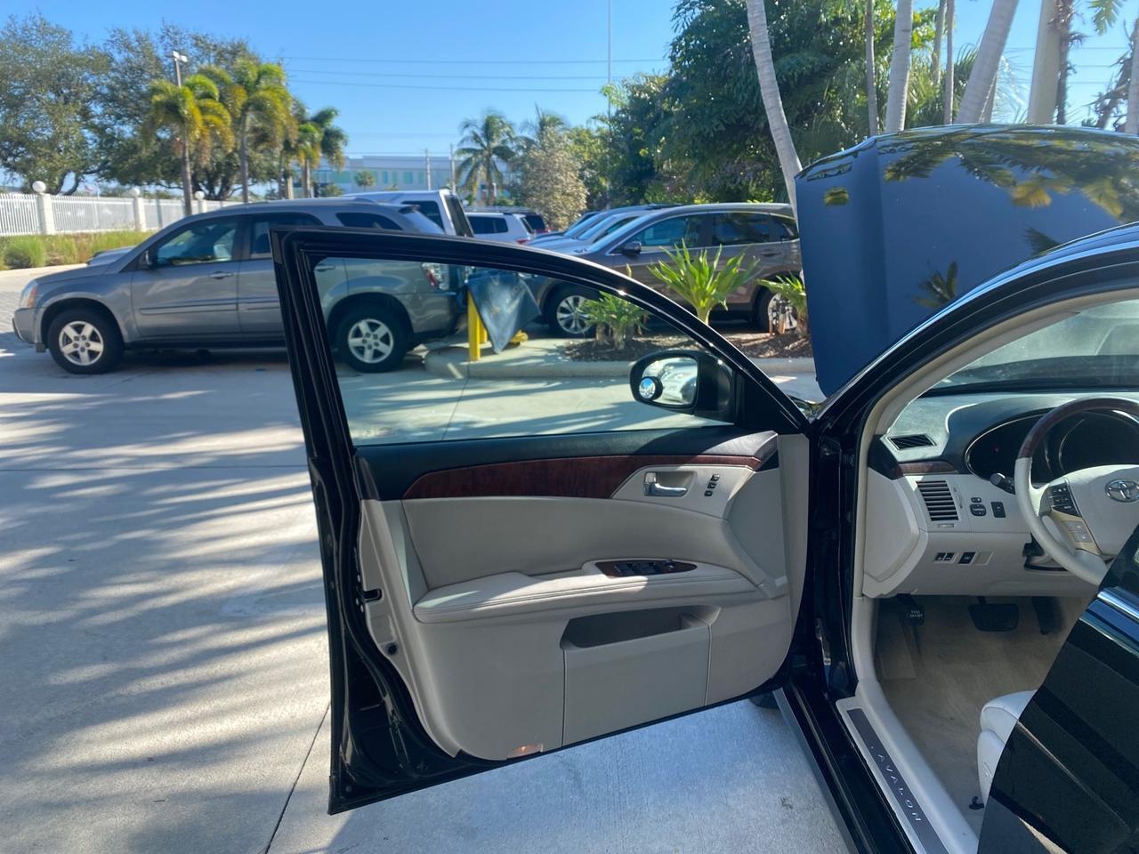 Toyota Avalon - Thumbnail 10