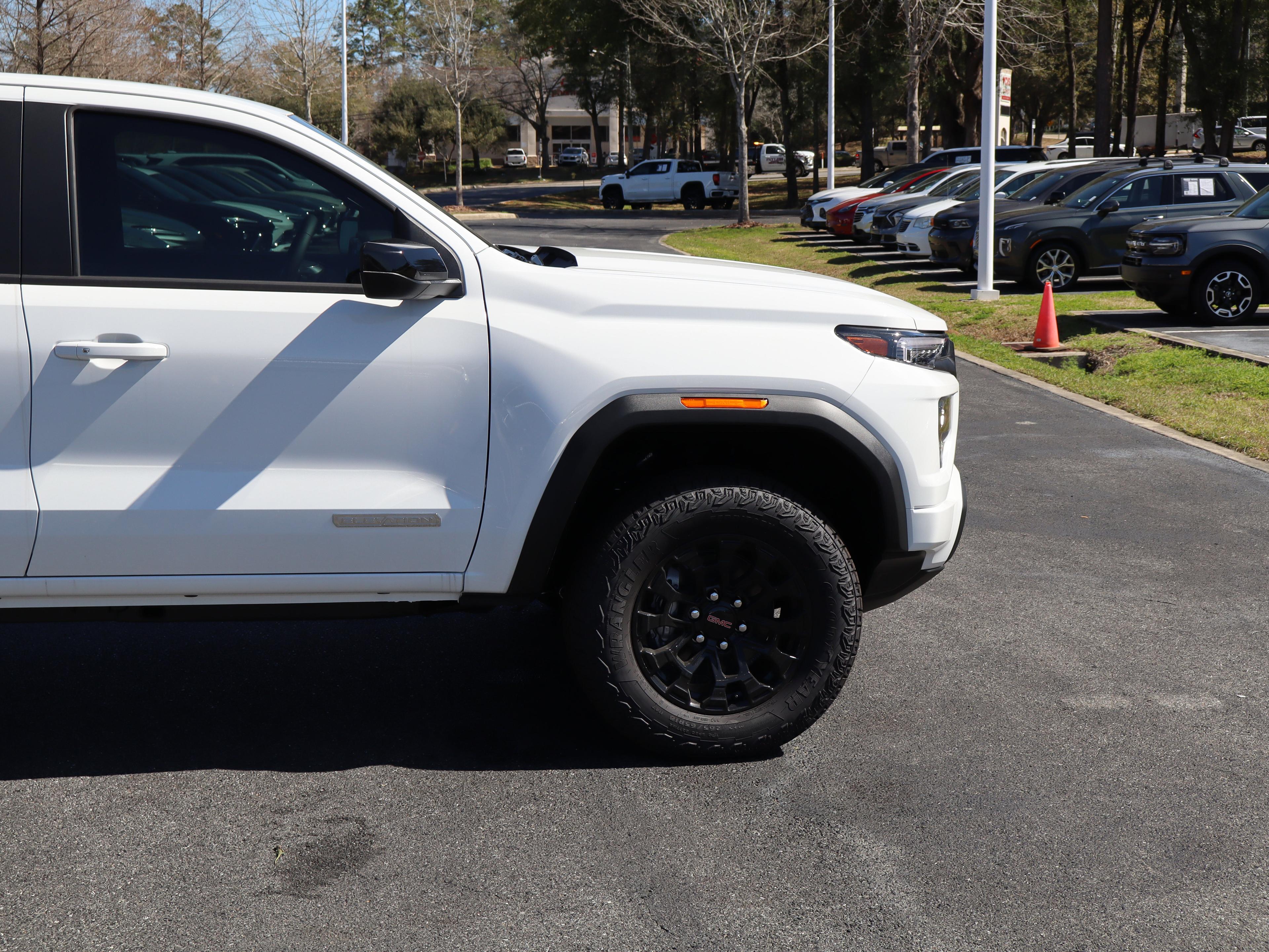 GMC Canyon Elevation Rear Wheel Drive Crew Cab - Thumbnail 11