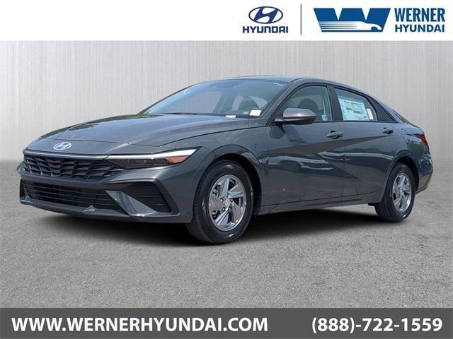 Hyundai Elantra Se Fwd 4D Sedan - Thumbnail 2