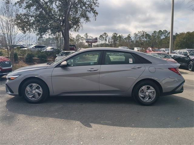 Hyundai Elantra Se Fwd 4D Sedan - Thumbnail 9