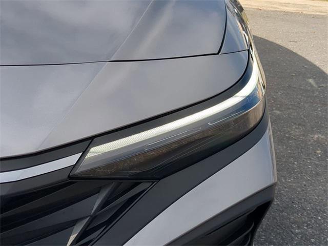 Hyundai Elantra Se Fwd 4D Sedan - Thumbnail 11