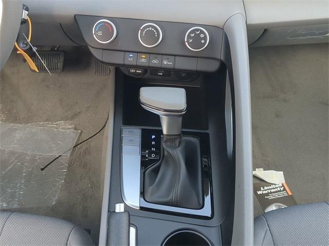 Hyundai Elantra Se Fwd 4D Sedan - Thumbnail 20