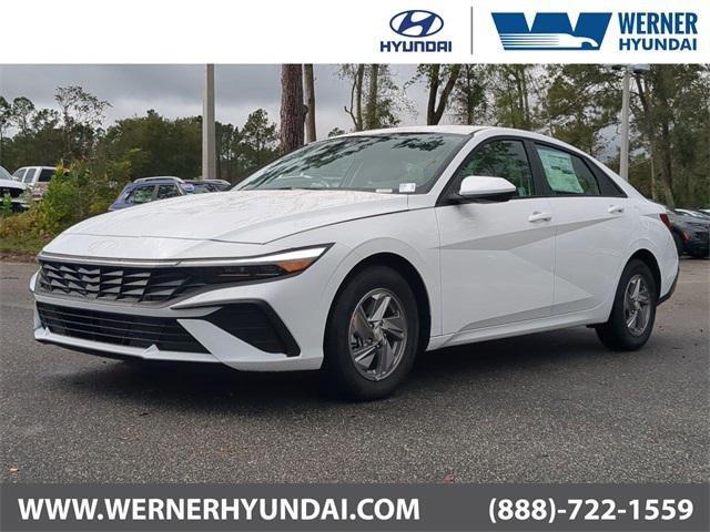 Hyundai Elantra Se Fwd 4D Sedan - Thumbnail 2