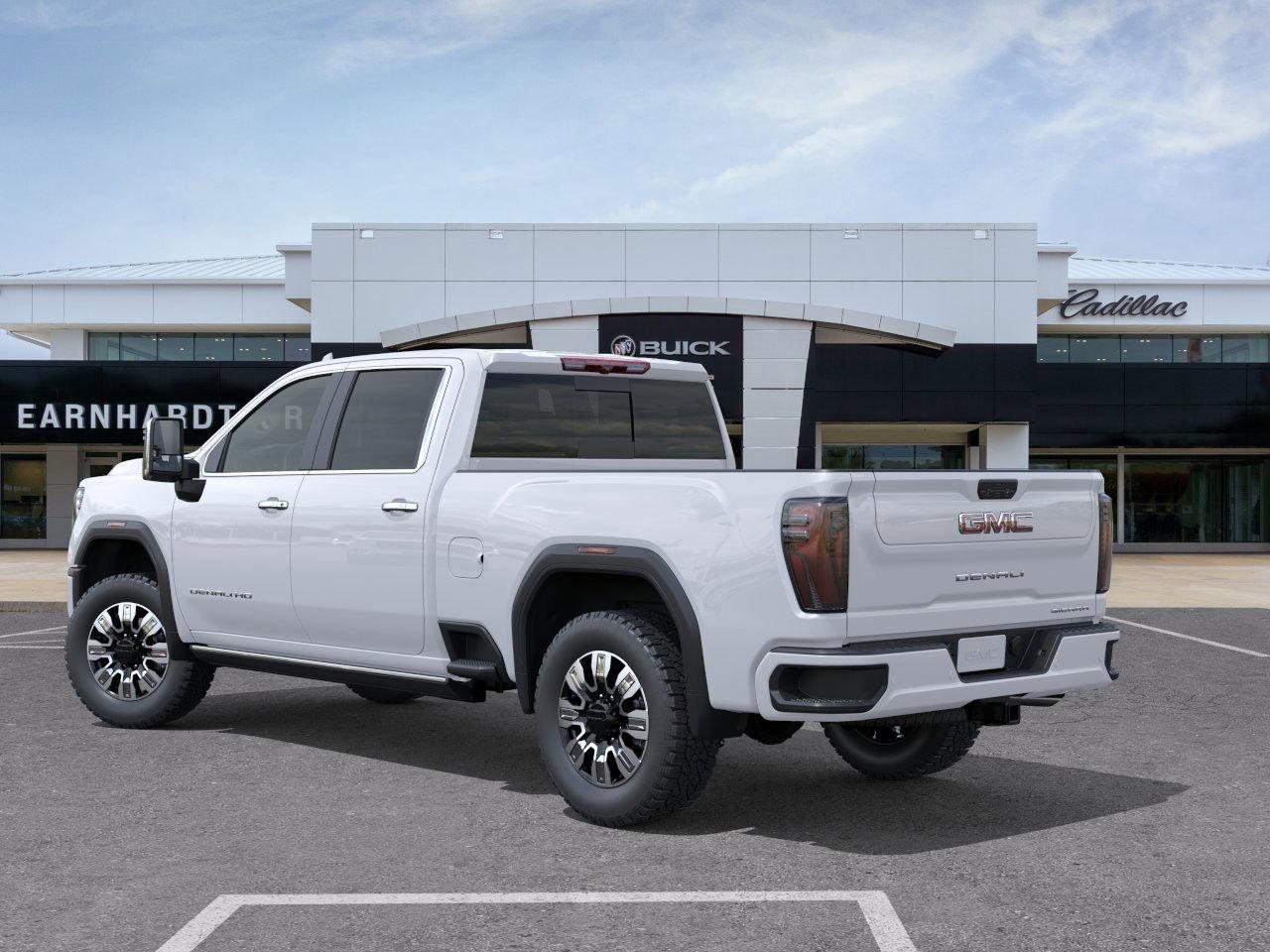 GMC Sierra 2500 Hd Denali Four Wheel Drive Crew Cab - Thumbnail 5
