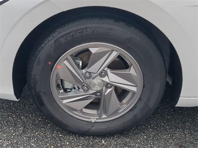 Hyundai Elantra Se Fwd 4D Sedan - Thumbnail 12