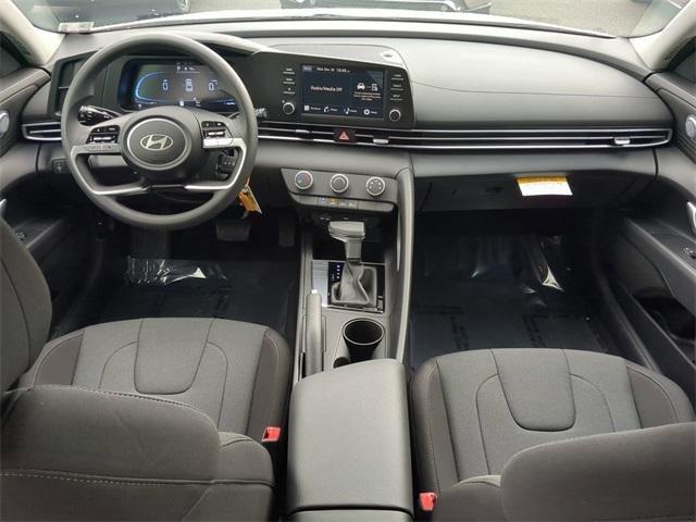 Hyundai Elantra Se Fwd 4D Sedan - Thumbnail 15