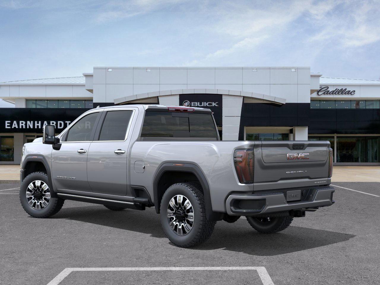 GMC Sierra 2500 Hd Denali Four Wheel Drive Crew Cab - Thumbnail 5