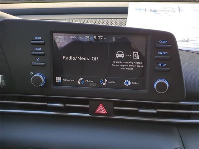 Hyundai Elantra Se Fwd 4D Sedan - Thumbnail 18