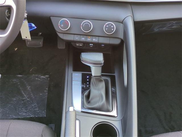 Hyundai Elantra Se Fwd 4D Sedan - Thumbnail 19