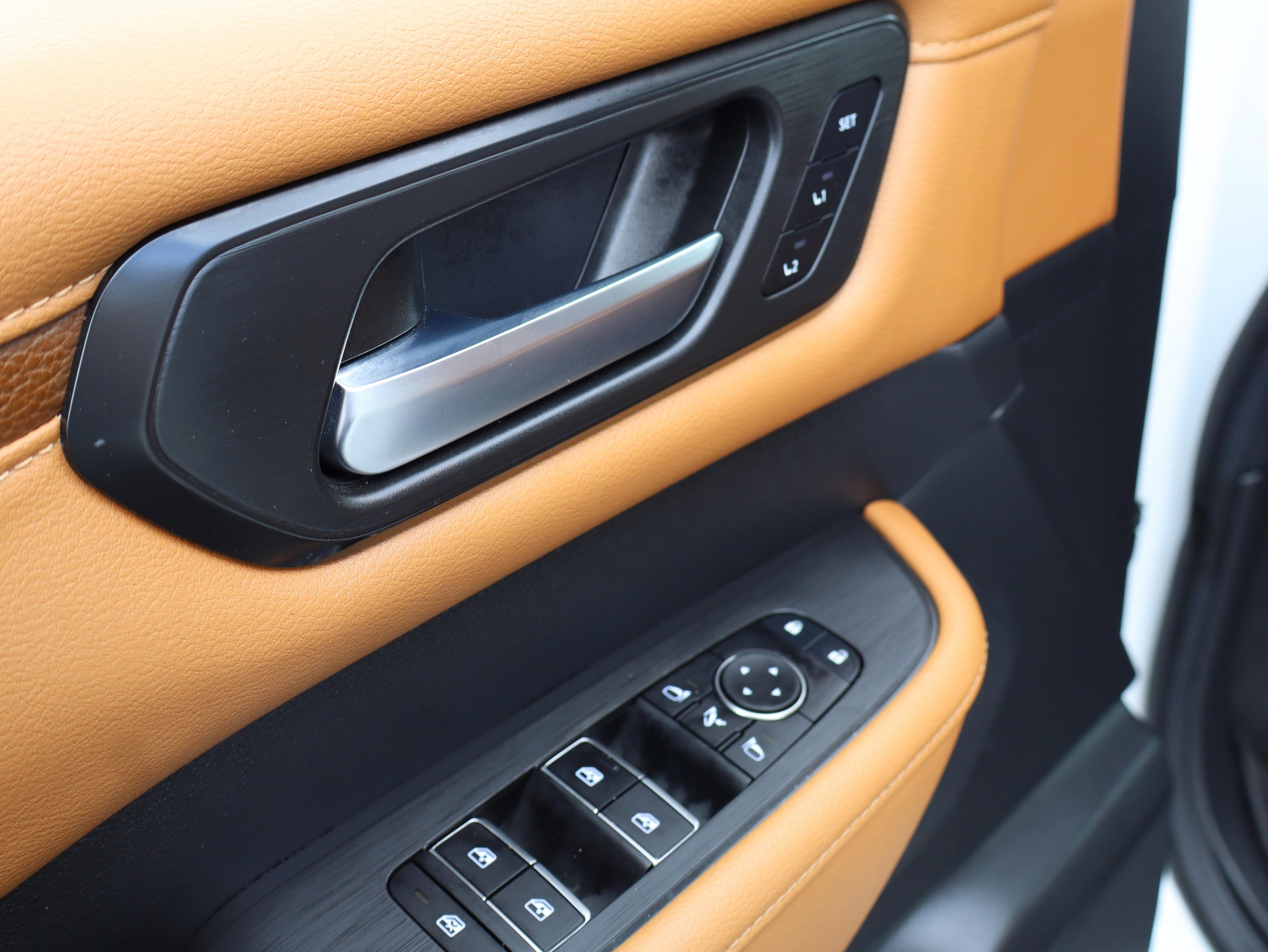 Nissan Armada Sl 4Wd 4-Wheel Drive Sport Utility - Thumbnail 17