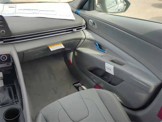 Hyundai Elantra Sel Sport Fwd 4D Sedan - Thumbnail 17