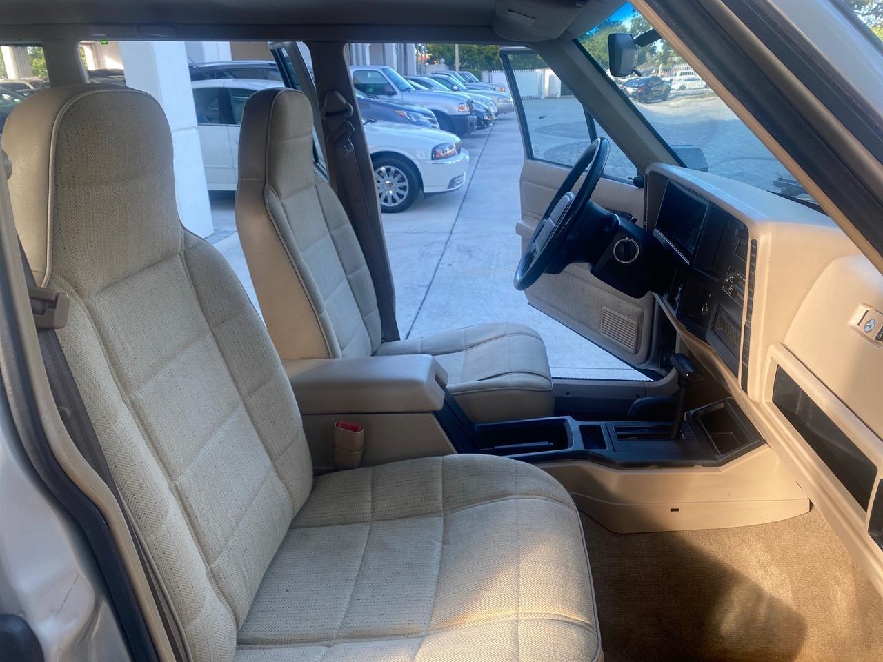 Jeep Cherokee - Thumbnail 13