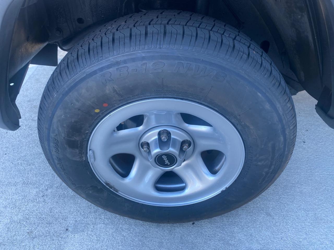 Jeep Cherokee - Thumbnail 20