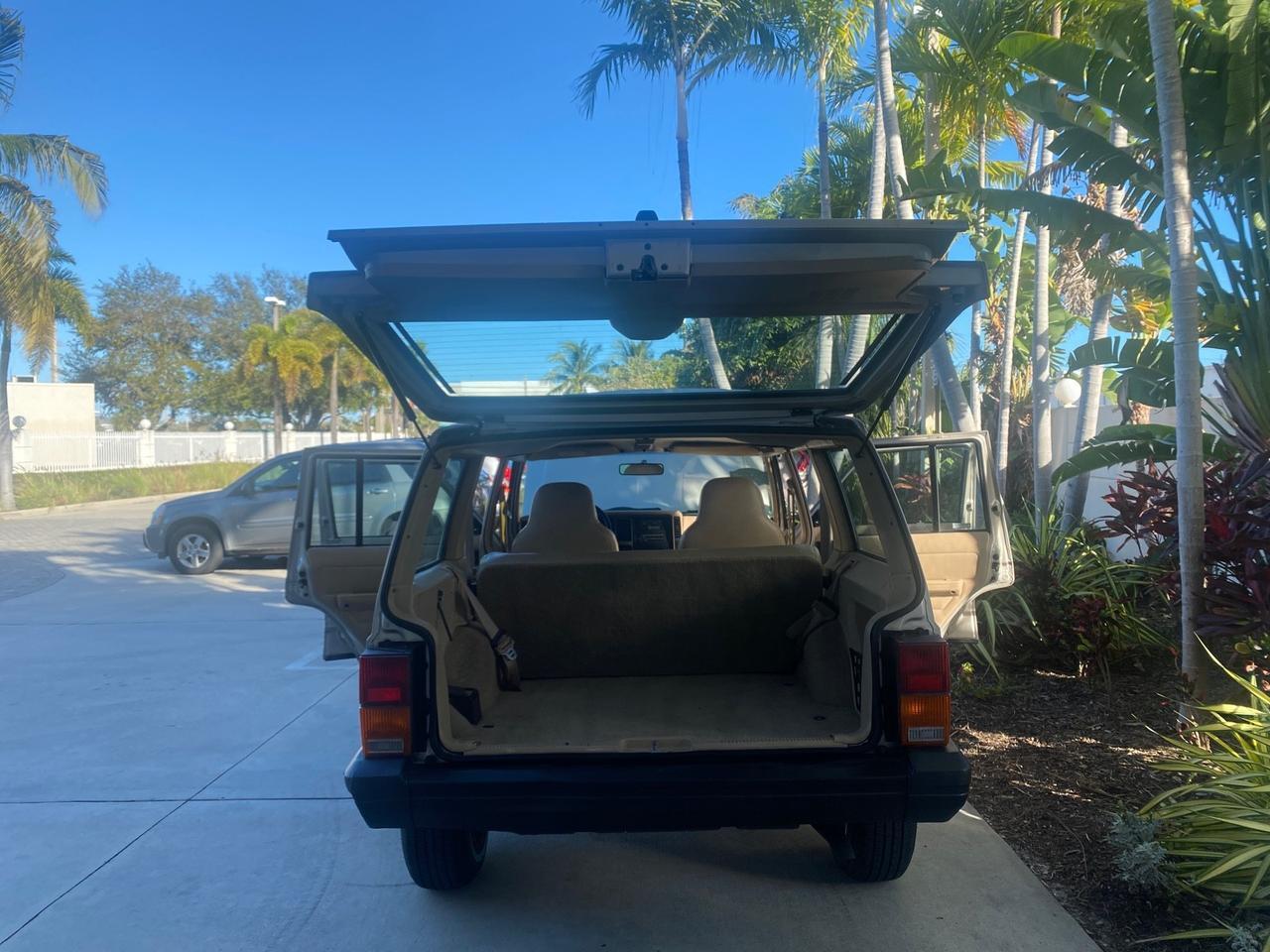 Jeep Cherokee - Thumbnail 16