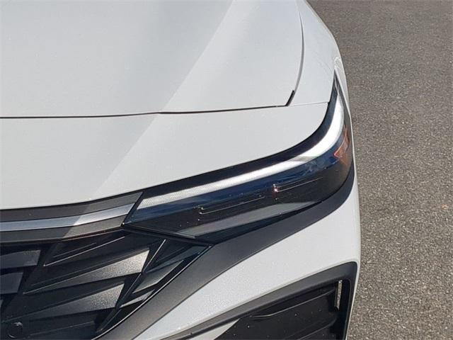 Hyundai Elantra Sel Sport Fwd 4D Sedan - Thumbnail 11