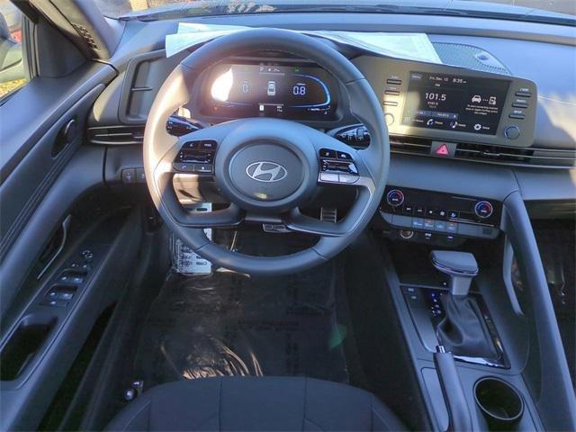 Hyundai Elantra Sel Sport Fwd 4D Sedan - Thumbnail 16