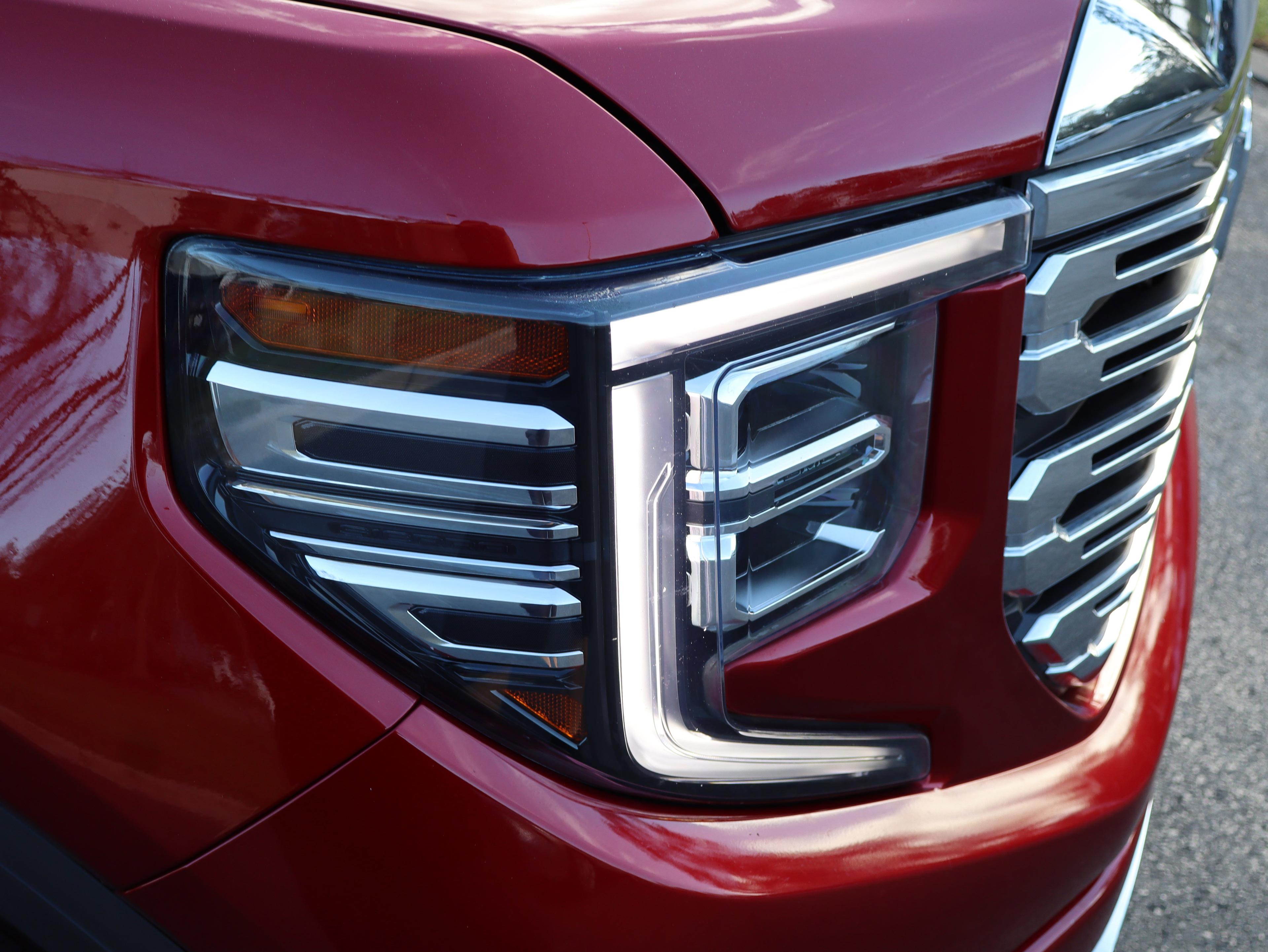 GMC Sierra 1500 Denali Four Wheel Drive Crew Cab - Thumbnail 9