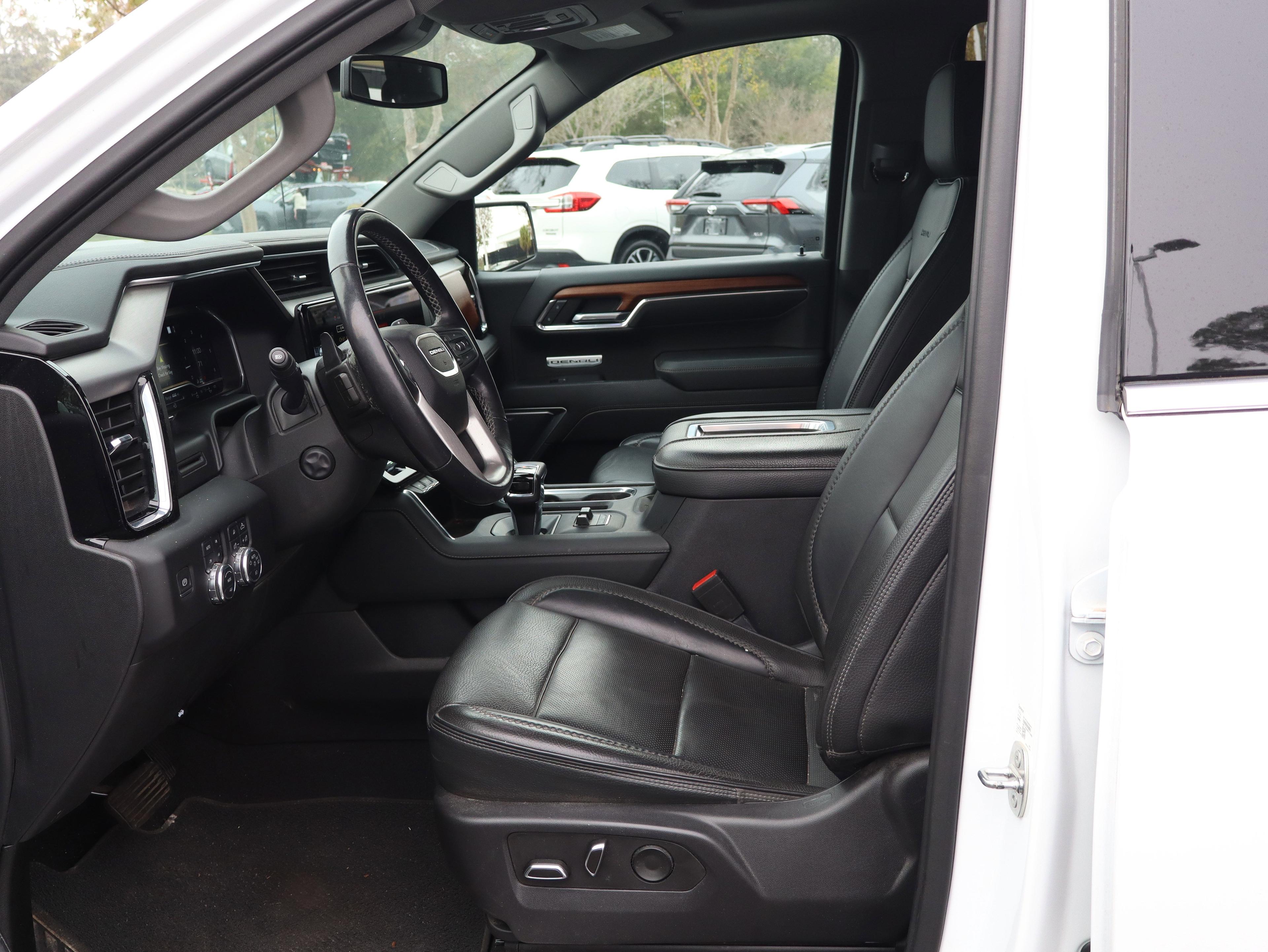 GMC Sierra 1500 Denali Four Wheel Drive Crew Cab - Thumbnail 15