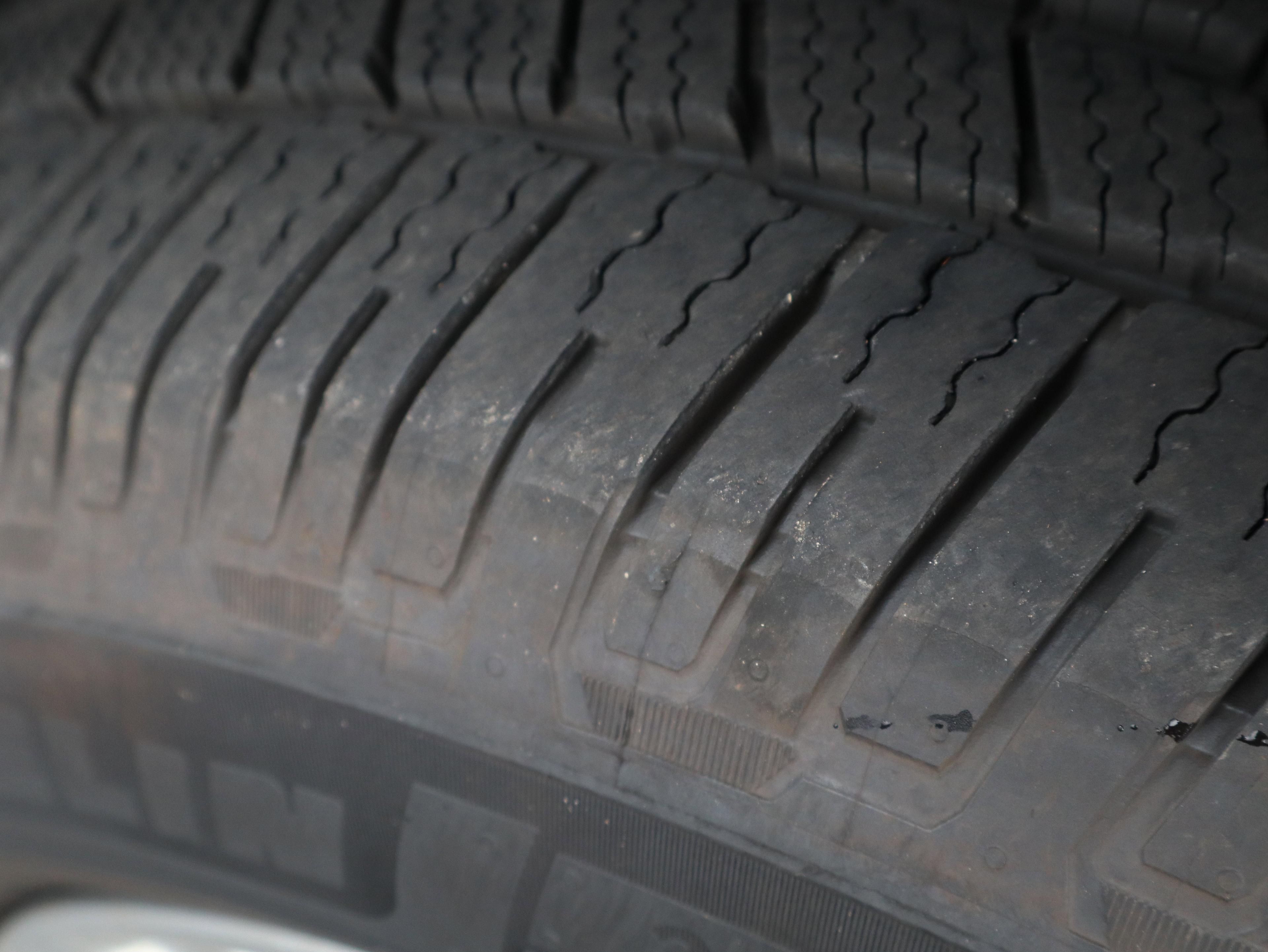 GMC Sierra 1500 Denali Four Wheel Drive Crew Cab - Thumbnail 12