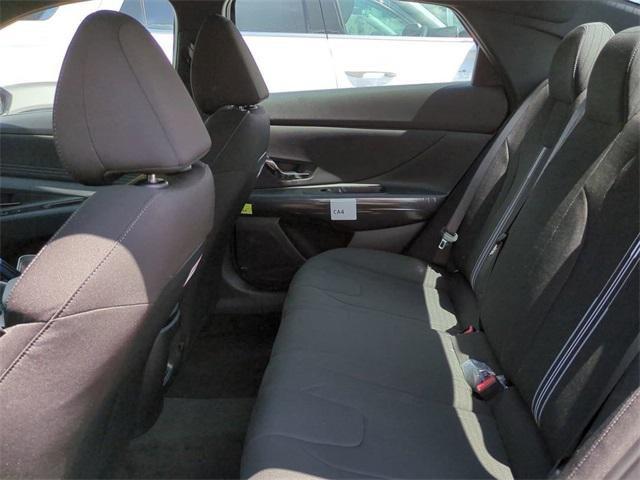 Hyundai Elantra Sel Sport Fwd 4D Sedan - Thumbnail 14