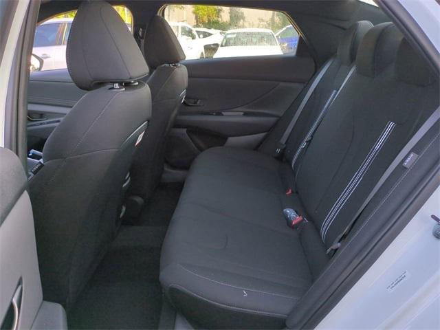 Hyundai Elantra Sel Sport Fwd 4D Sedan - Thumbnail 14