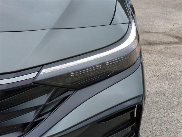 Hyundai Elantra Sel Sport Premium Fwd 4D Sedan - Thumbnail 11