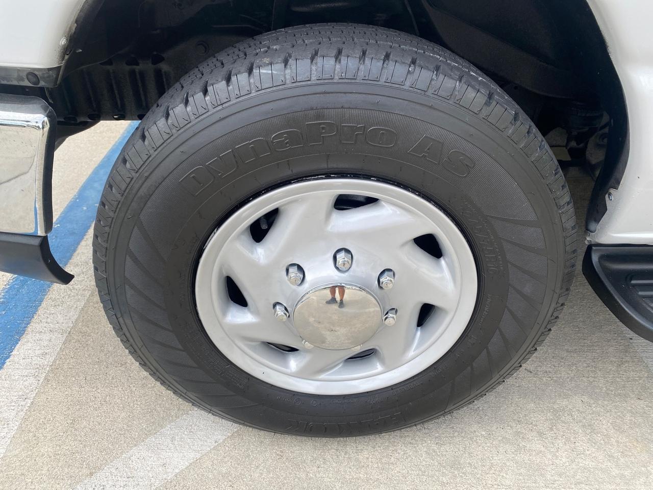 Ford Econoline Wagon - Thumbnail 20