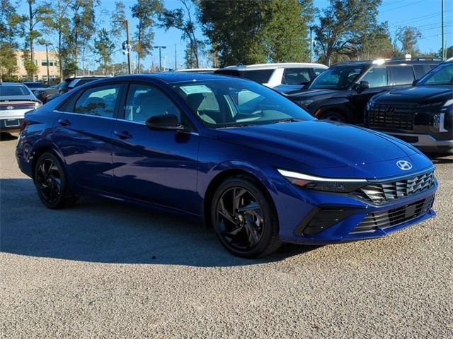 Hyundai Elantra Sel Sport Premium Fwd 4D Sedan - Thumbnail 4