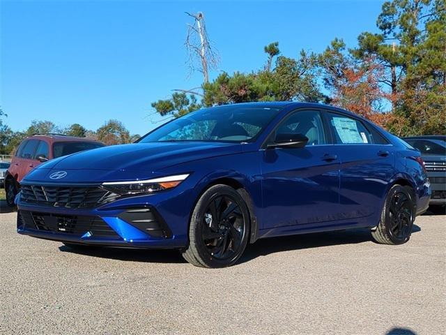 Hyundai Elantra Sel Sport Premium Fwd 4D Sedan - Thumbnail 3