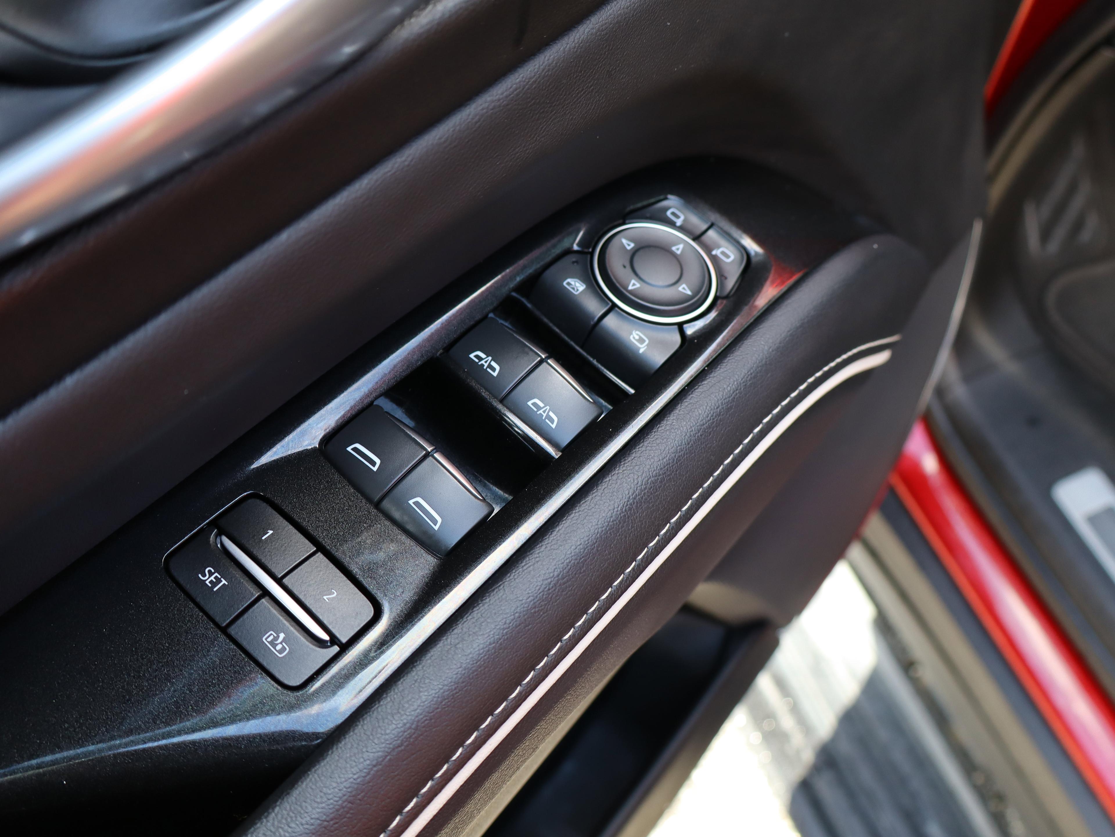 Cadillac Escalade Sport Four Wheel Drive Suv - Thumbnail 15