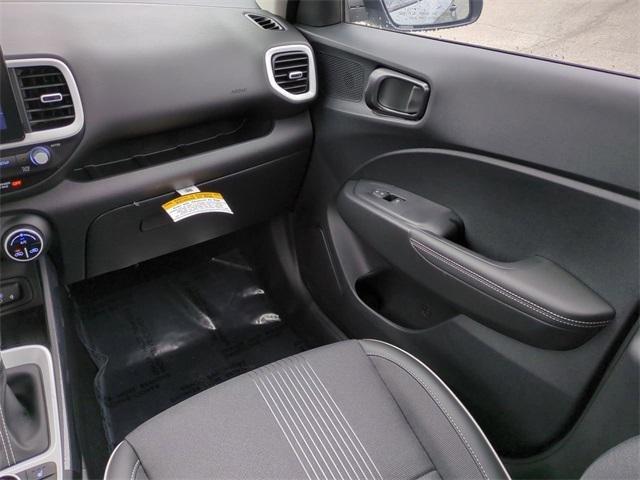 Hyundai Venue Sel W/Two-Tone Roof Fwd 4D Sport Utility - Thumbnail 17
