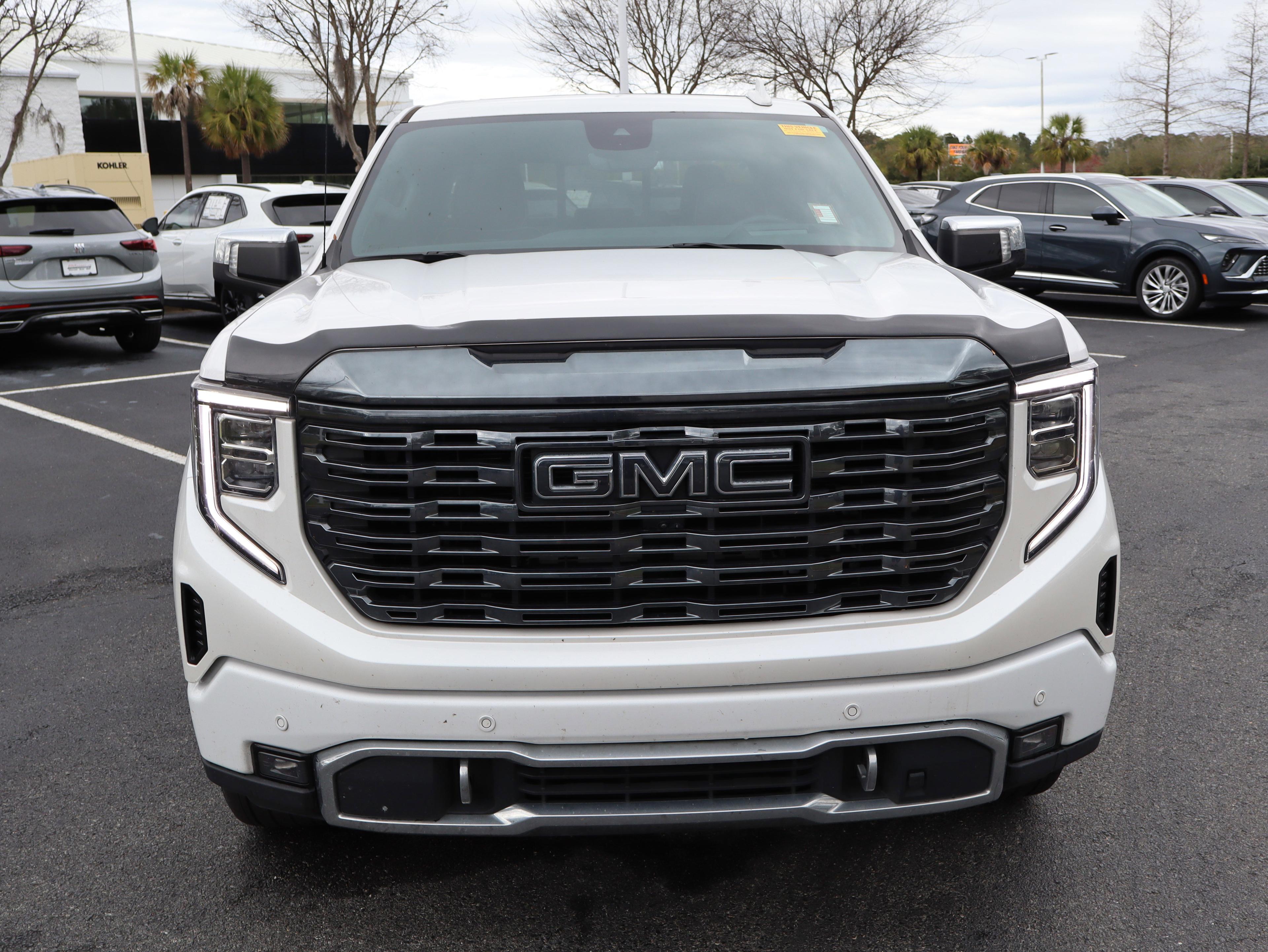 GMC Sierra 1500 Denali Ultimate Four Wheel Drive Crew Cab - Thumbnail 7