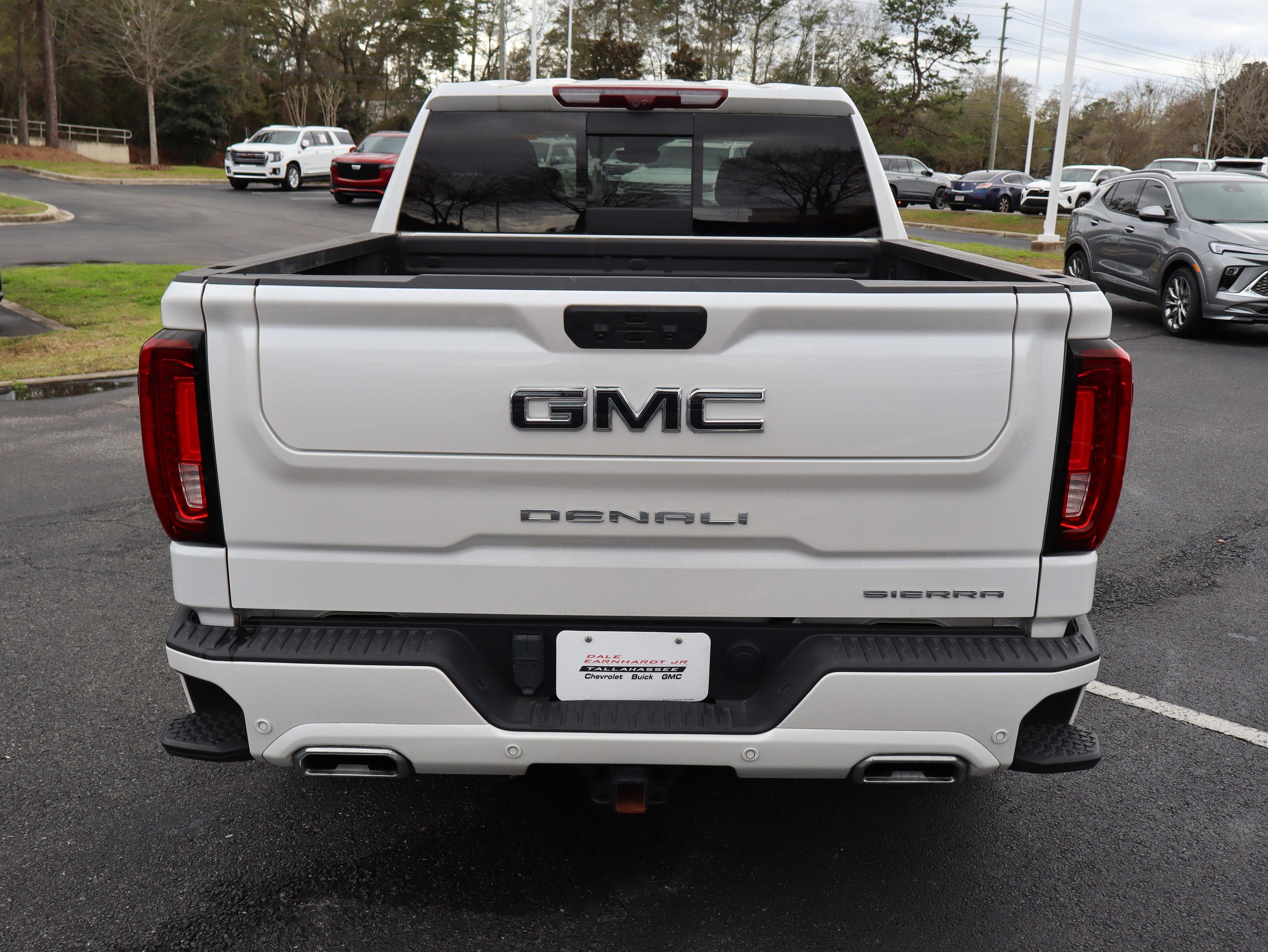 GMC Sierra 1500 Denali Ultimate Four Wheel Drive Crew Cab - Thumbnail 8