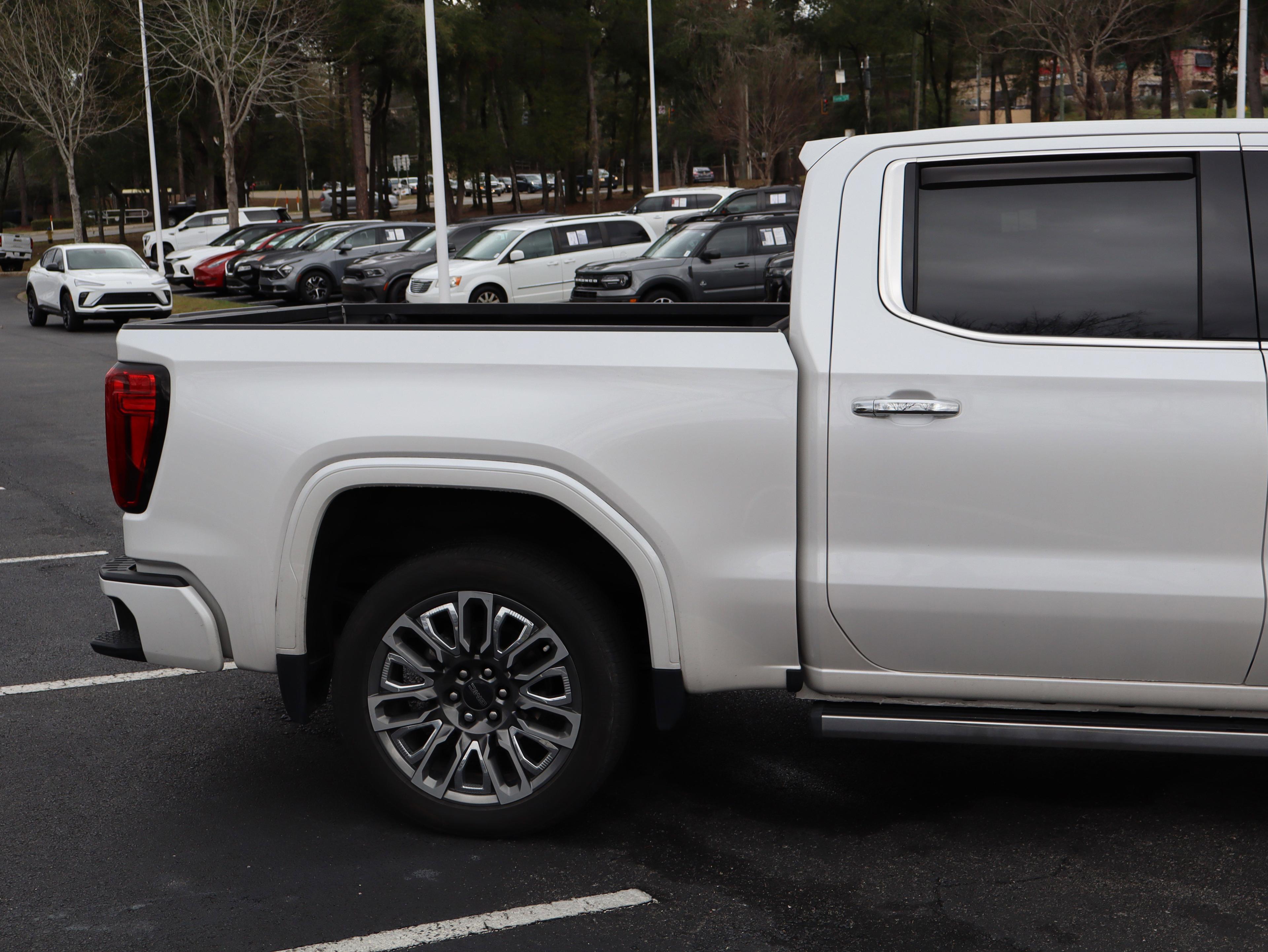 GMC Sierra 1500 Denali Ultimate Four Wheel Drive Crew Cab - Thumbnail 5