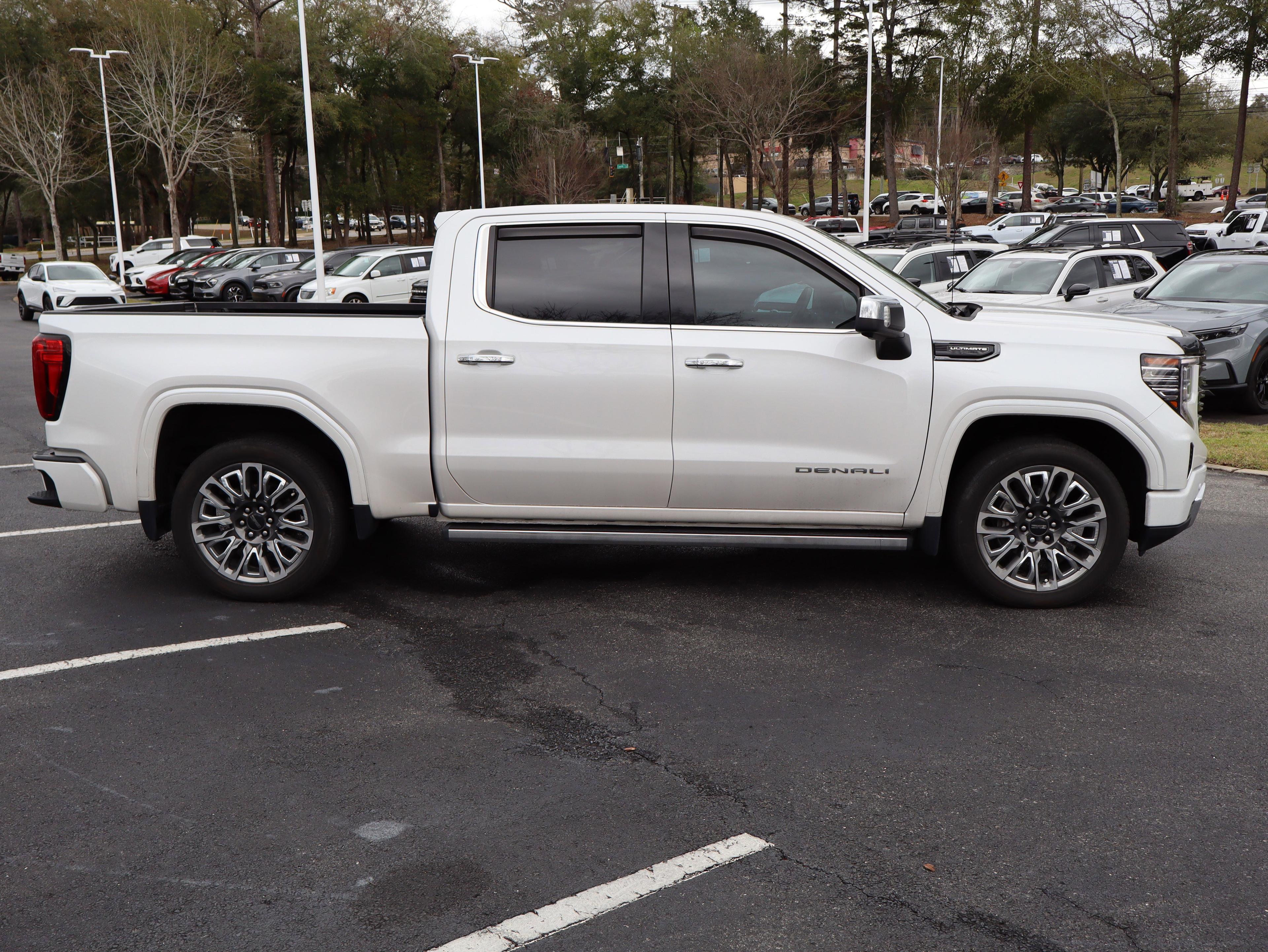 GMC Sierra 1500 Denali Ultimate Four Wheel Drive Crew Cab - Thumbnail 15