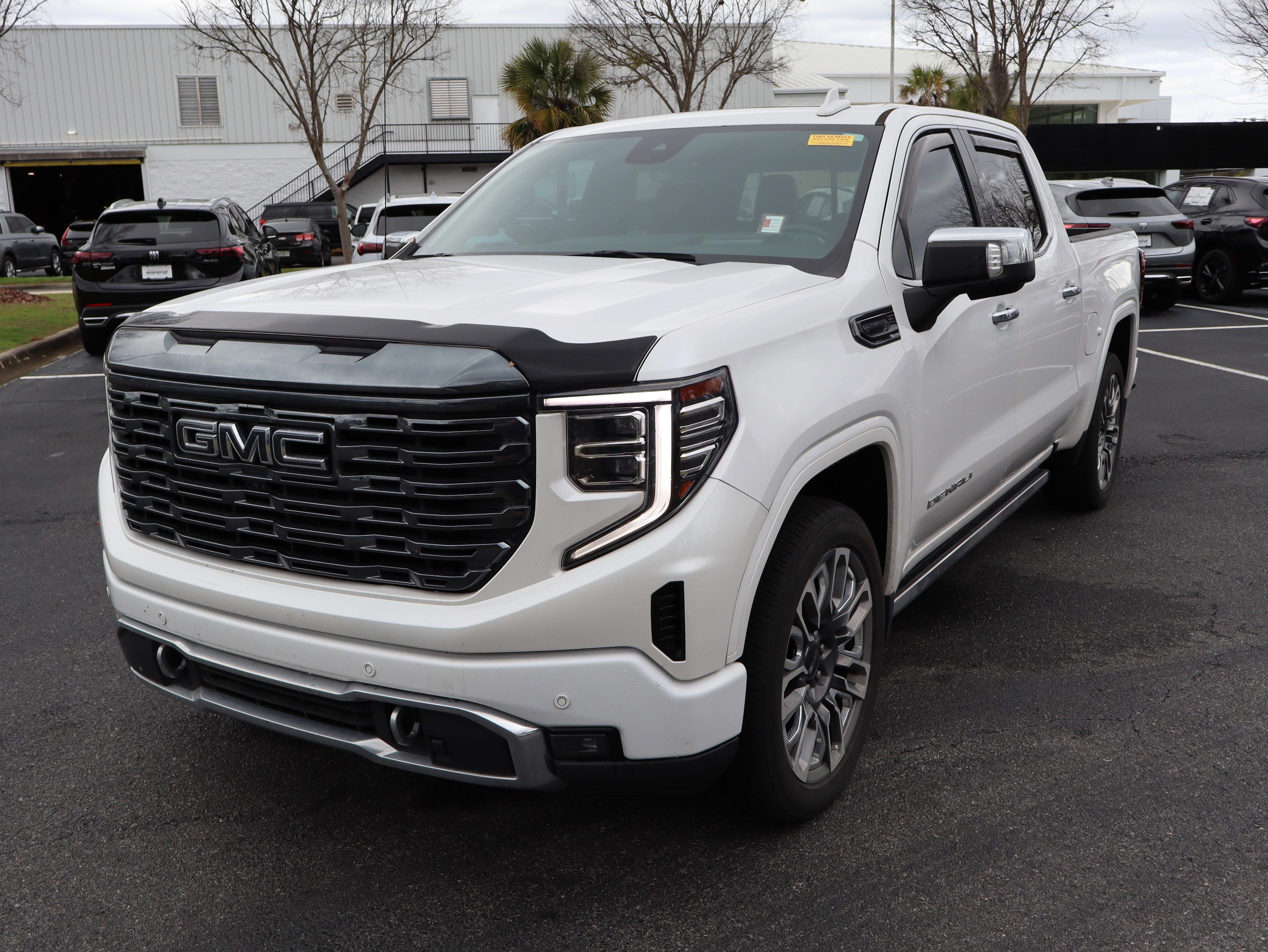 GMC Sierra 1500 Denali Ultimate Four Wheel Drive Crew Cab - Thumbnail 16