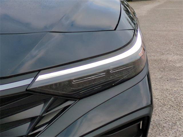 Hyundai Elantra Hybrid Blue Fwd 4D Sedan - Thumbnail 11