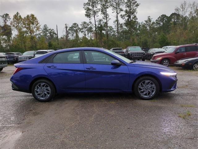 Hyundai Elantra Hybrid Blue Fwd 4D Sedan - Thumbnail 5