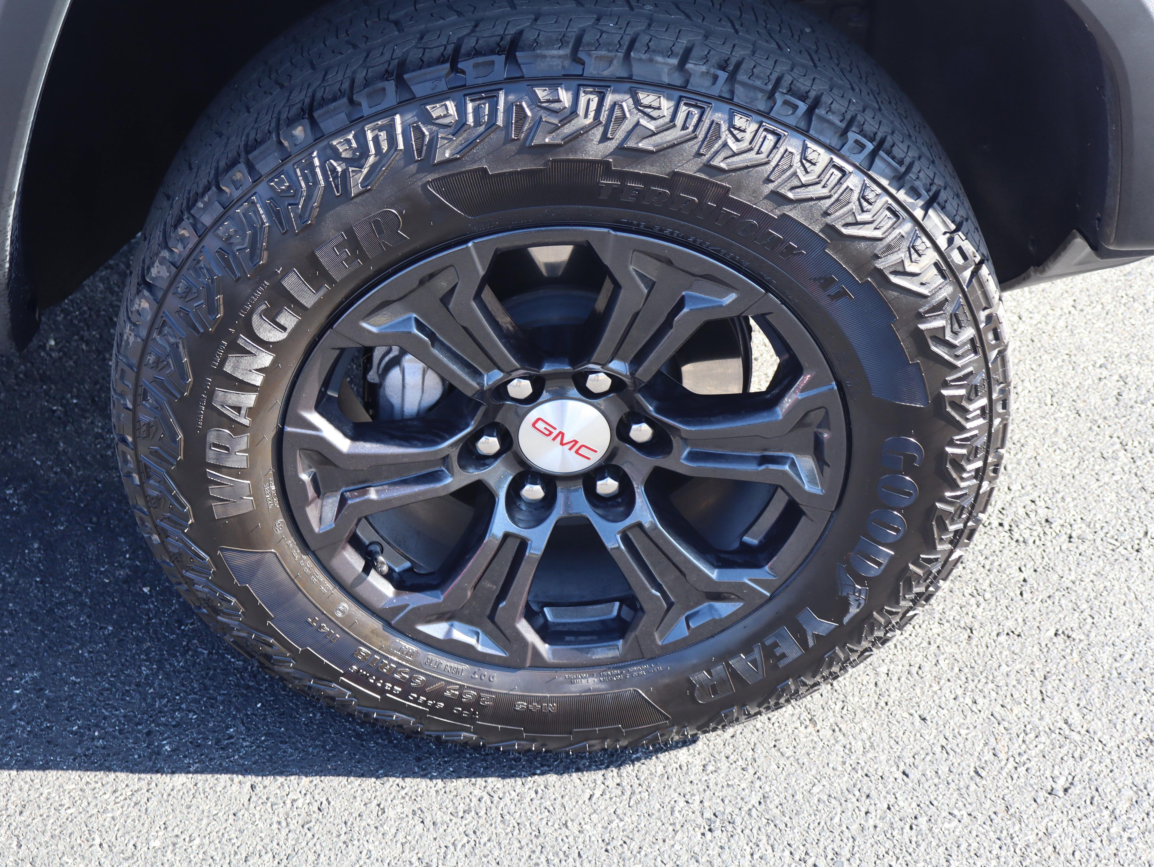 GMC Canyon Elevation Rear Wheel Drive Crew Cab - Thumbnail 10