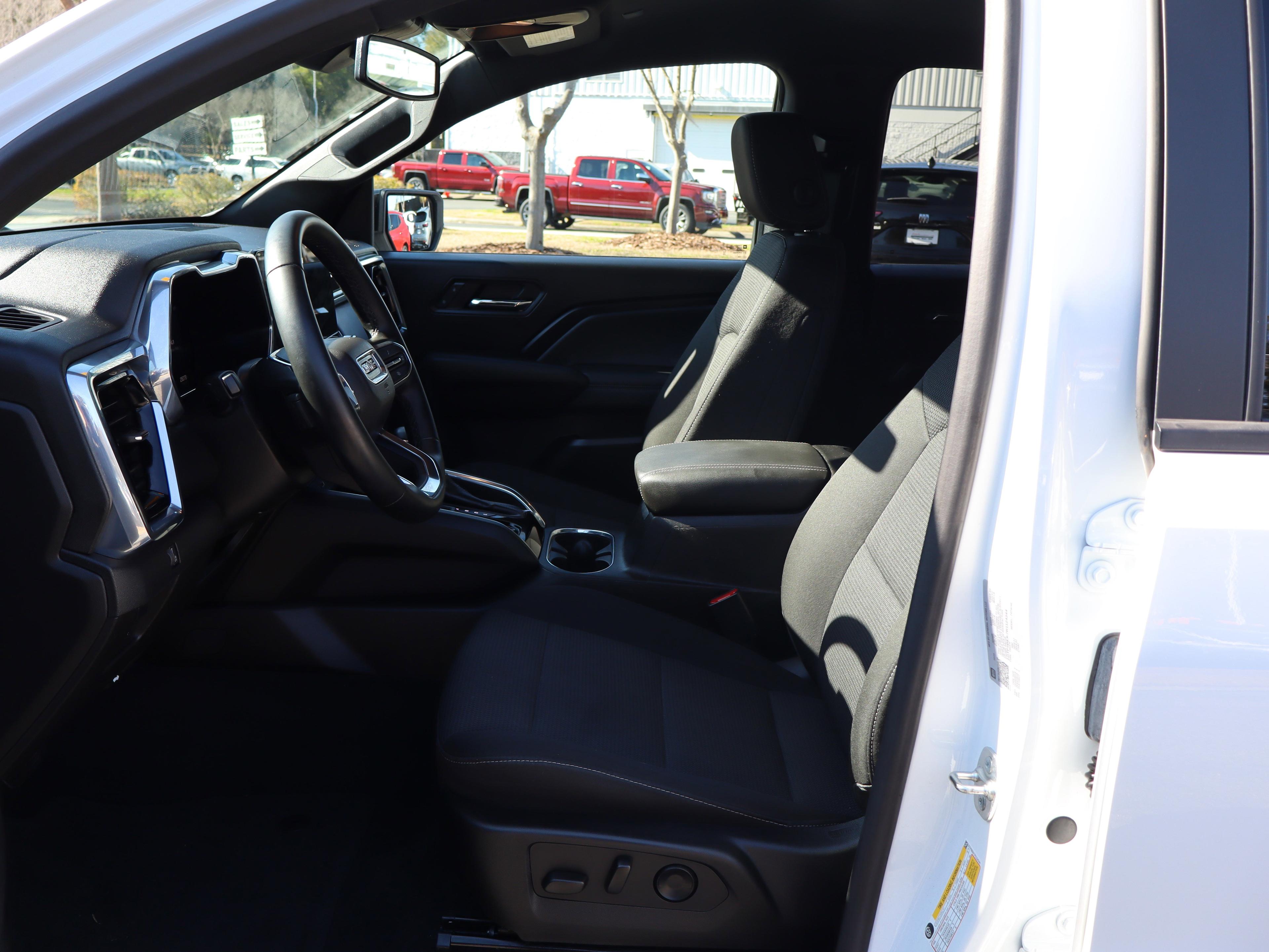 GMC Canyon Elevation Rear Wheel Drive Crew Cab - Thumbnail 16