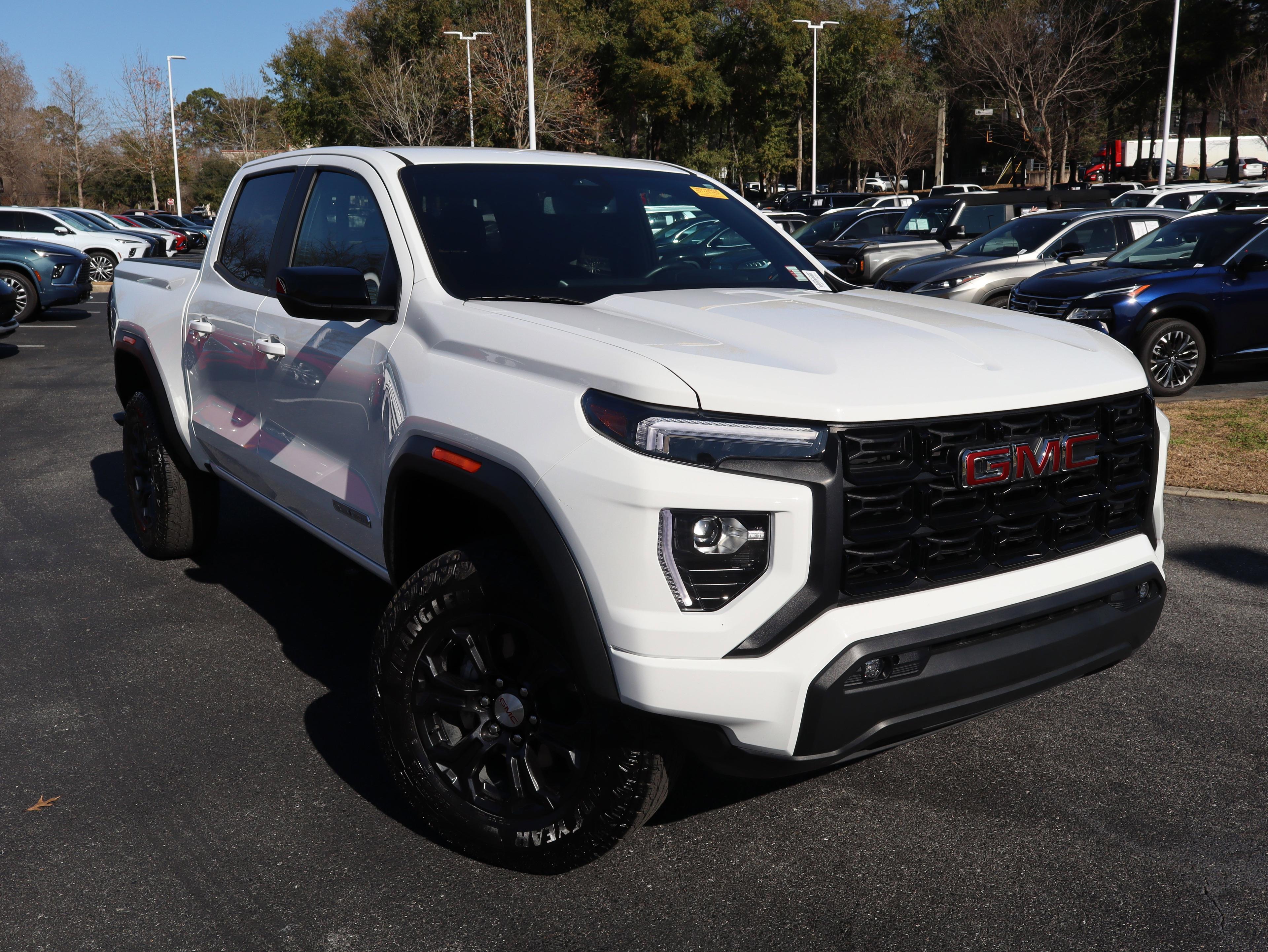 GMC Canyon Elevation Rear Wheel Drive Crew Cab - Thumbnail 2