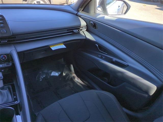 Hyundai Elantra Sel Sport Premium Fwd 4D Sedan - Thumbnail 17