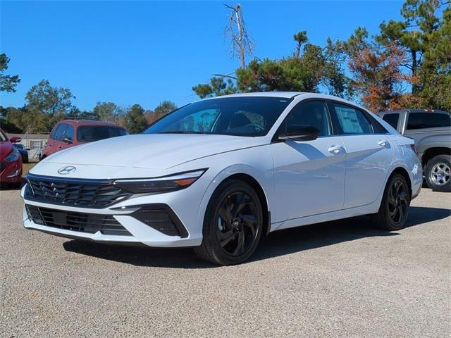 Hyundai Elantra Sel Sport Premium Fwd 4D Sedan - Thumbnail 3