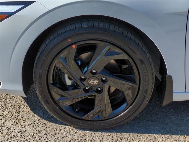 Hyundai Elantra Sel Sport Premium Fwd 4D Sedan - Thumbnail 12