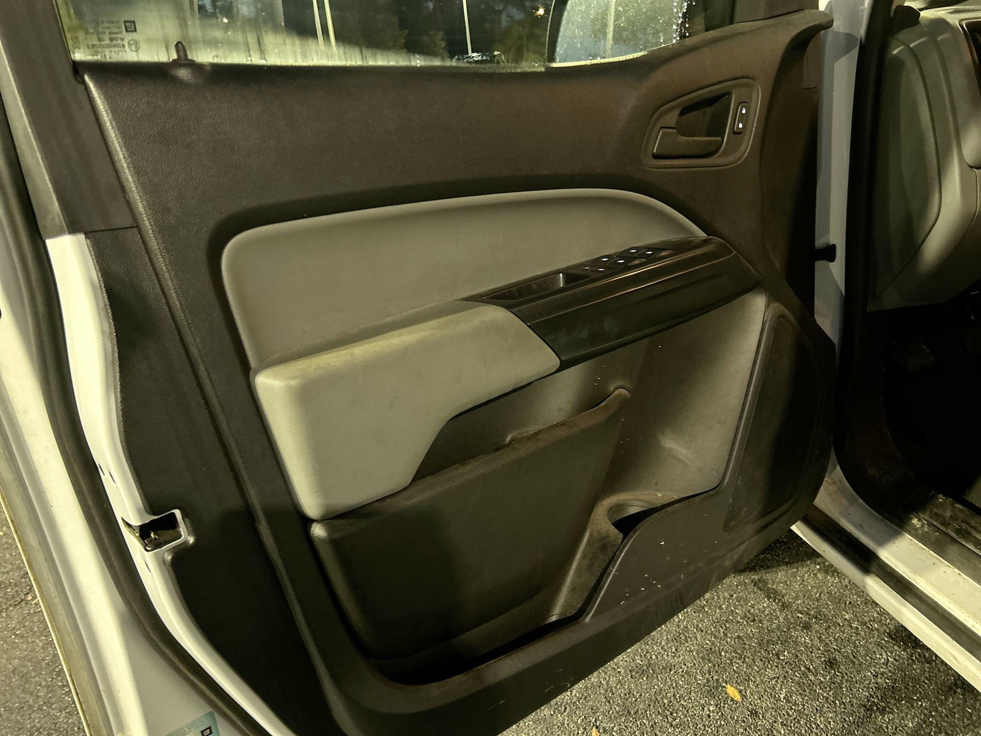 GMC Canyon Elevation Standard Rear Wheel Drive Crew Cab - Thumbnail 14