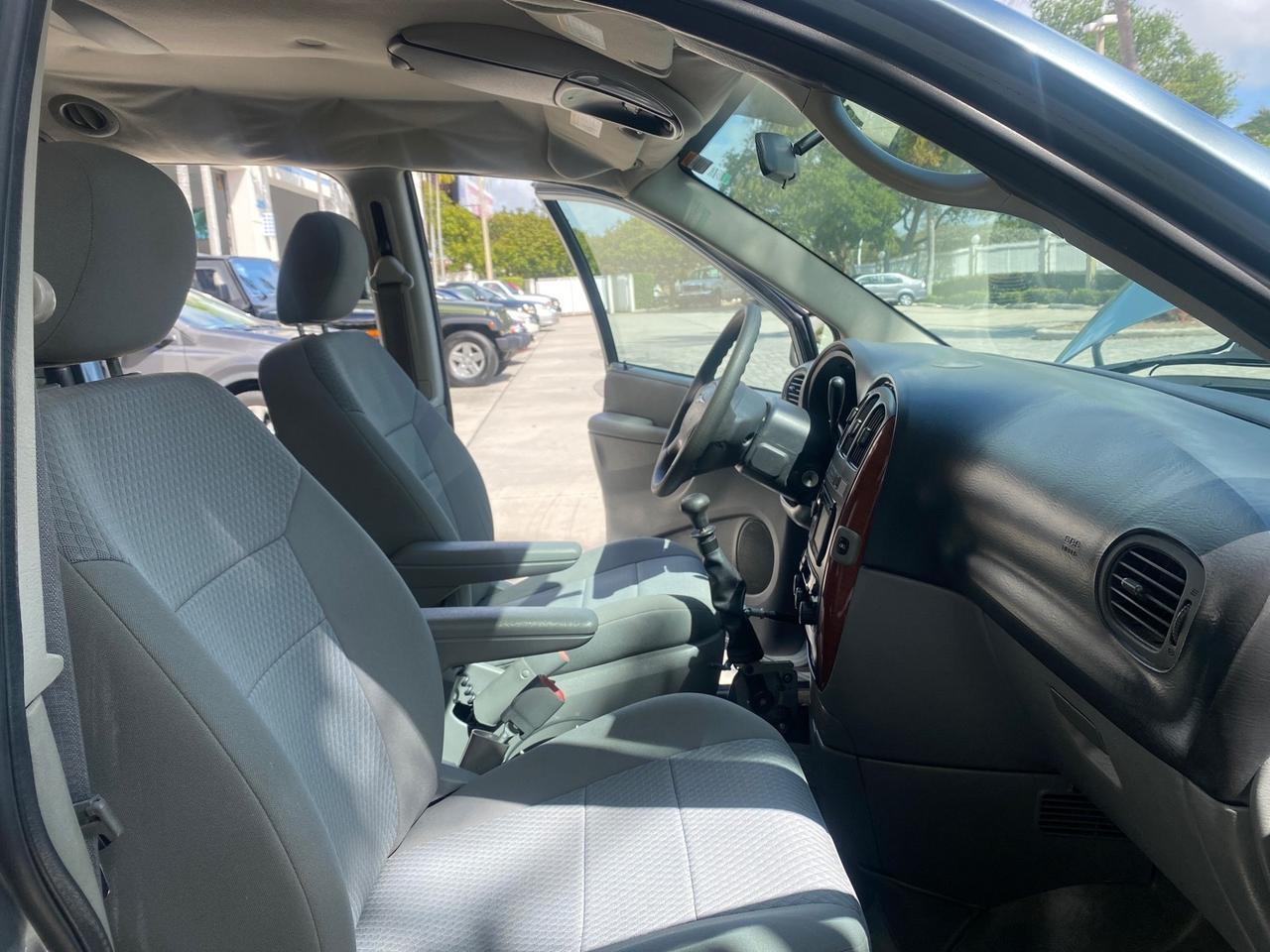 Chrysler T&C BRAUN ENTERVAN - Thumbnail 13